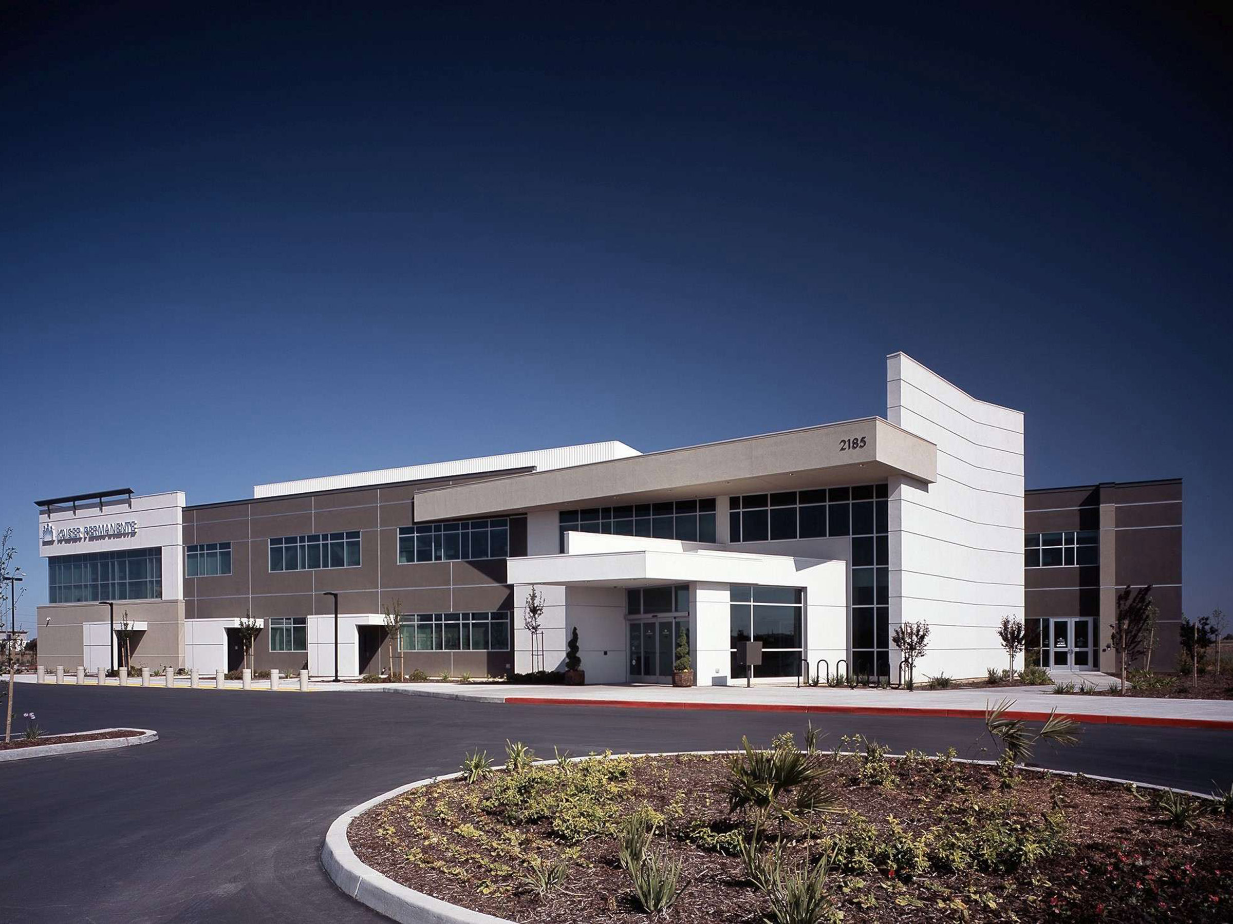 Kaiser Tracy Medical Office Building Dreyfuss + Blackford Architecture